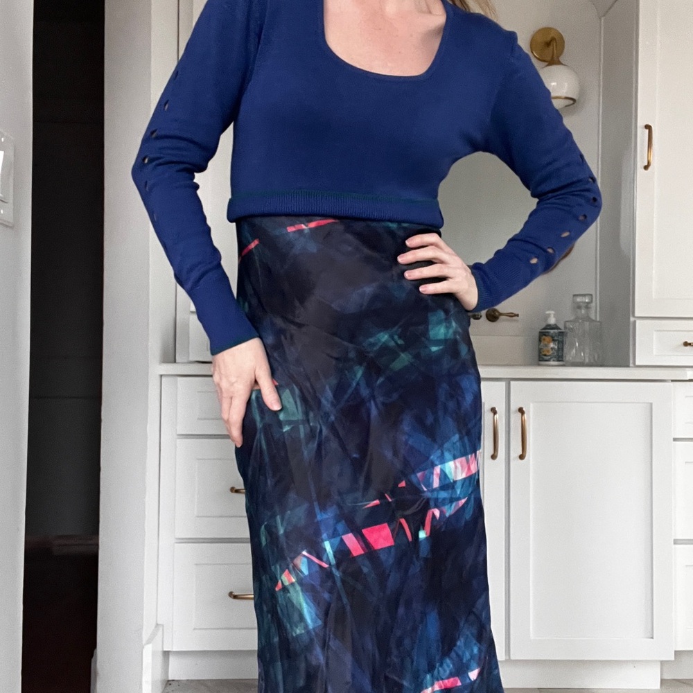 Elegant Navy Blue Abstract Midi sweater Dress
